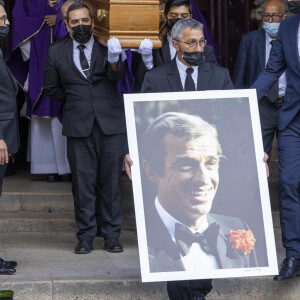 Leur bras de fer judiciaire ne fait que commencer... Affaire à suivre.
Illustration - Sorties - Obsèques de Jean-Paul Belmondo en l'église Saint-Germain-des-Prés, à Paris le 10 septembre 2021. © Cyril Moreau / Bestimage 