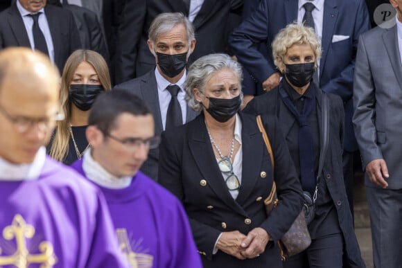 Stella et Paul Belmondo, Florence Belmondo, Muriel Belmondo (soeur de J.P Belmondo) - Sorties - Obsèques de Jean-Paul Belmondo en l'église Saint-Germain-des-Prés, à Paris le 10 septembre 2021. © Cyril Moreau / Bestimage 