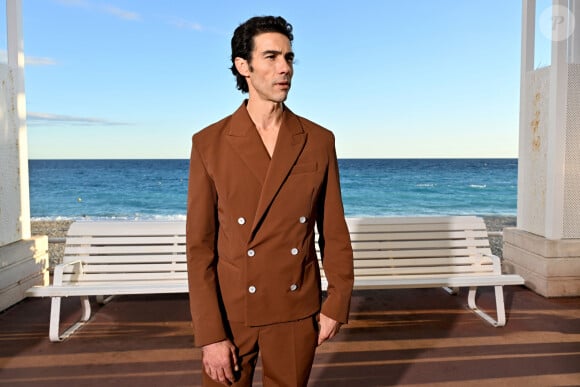 Tahar Rahim au photocall du film "Monsieur Aznavour" dans le cadre de la 6ème édition du festival Cinéroman, à Nice, France, le 5 Octobre 2024. © Bebert-Jacovides/Bestimage 