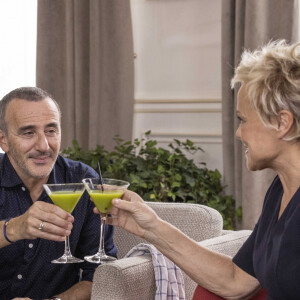 Exclusif - Elie Semoun, Muriel Robin - Tournage du téléfilm " Ils s'aiment... enfin presque ". © Cyril Moreau / Bestimage