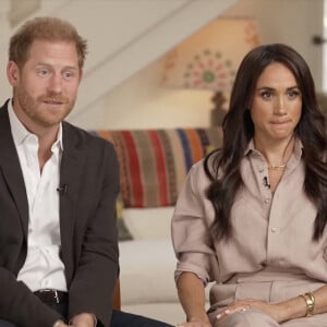 L'ex-militaire et Meghan pourraient aussi obtenir un "Golden Visa" qui leur permettrait de circuler plus facilement dans l'espace Schengen de l'Union européenne.
Le prince Harry, duc de Sussex et Meghan Markle, duchesse de Sussex, lors d'une interview pour l'émission CBS News Sunday Morning, diffusée le 4 août 2024. Lors de ce programme, le couple princier a évoqué leurs enfants, Archie Harrison, 5 ans et Lilibet Diana, 3 ans et leur volonté de les protéger des dangers du web. 