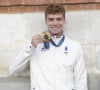 Après avoir raflé quatre médaille d'or et une en bronze lors des Jeux Olympiques de Paris, Léon Marchand a encore signé un joli record. 
Léon Marchand - Les Toulousains ont accueilli avec ferveur les athlètes de la Ville rose et de ses alentours, après leur performance aux Jeux Olympiques de Paris 2024 sur la place du Capitole le 18 septembre 2024. © Frédéric Maligne/Bestimage 