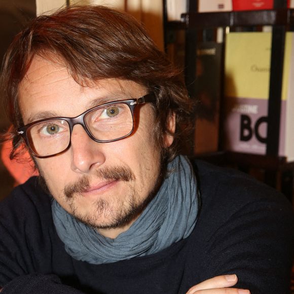 Loin de Paris, il mène une vie discrète, mais il n'est pas reclus dans sa grande propriété.Lorant Deutsch lors de la soirée du Lundi des Ecrivains, aux Deux Magots, a Paris, France le 18 Décembre 2019. Photo by Jerome Domine/ABACAPRESS.COM