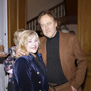 Nicoletta et son mari Jean Christophe Molinier lors de la soirée "Octobre Rose" à l'Hôtel Kergorlay Langsdorff au profit de l'association "Tout le monde contre le cancer" à Paris le 14 octobre 2024. © Cédric Perrin / Bestimage