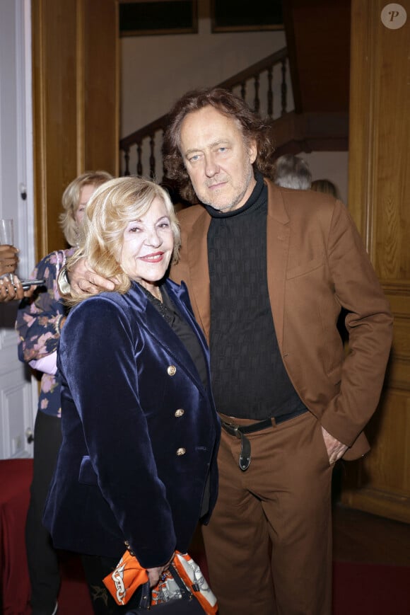 Nicoletta et son mari Jean Christophe Molinier lors de la soirée "Octobre Rose" à l'Hôtel Kergorlay Langsdorff au profit de l'association "Tout le monde contre le cancer" à Paris le 14 octobre 2024. © Cédric Perrin / Bestimage