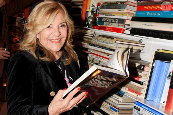 La chanteuse file actuellement le parfait amour avec Jean-Christophe Molinier
Exclusif - Nicoletta lors de la soirée dédicaces du livre "Les années Sagan" de Denis Westhof à la librairie 7L (fondée en 1999 par Karl Lagerfeld) à Paris, France, le 29 mai 2024. © Phiippe Baldini/Bestimage