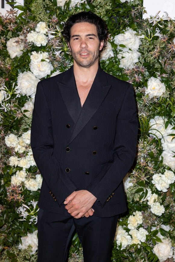 Tahar Rahim - Photocall du dîner Vanity Fair x Louis Vuitton chez Fred l'Ecailler lors du 75ème Festival International du Film de Cannes, le 20 mai 2022. © Olivier Borde / Bestimage 