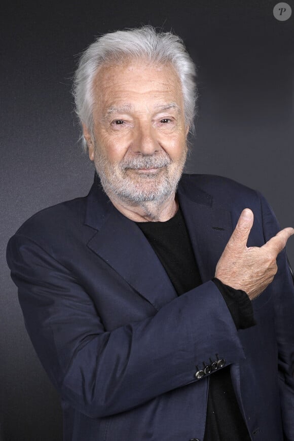 Pierre Arditi fut victime de plusieurs malaises sur scène au cours de l'année 2023
Exclusif - Portrait de Pierre Arditi lors de l'enregistrement de l'émission "Chez Jordan de Luxe" à Paris. Le 14 mai 2024 © Cédric Perrin / Bestimage 