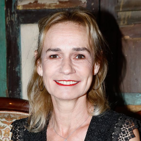 Sandrine Bonnaire (prix "vie d'artiste") lors de la première édition de "La nuit des artistes" à l'initiative de l'ADAMI au Pachamama à Paris le 27 mars 2023. © Christophe Clovis / Bestimage 
