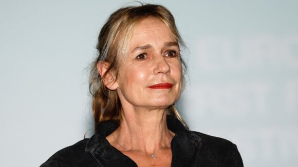 Sandrine Bonnaire évoque l'autisme de sa soeur : "La manière dont elle a été prise en charge a fait des dégâts sur elle"