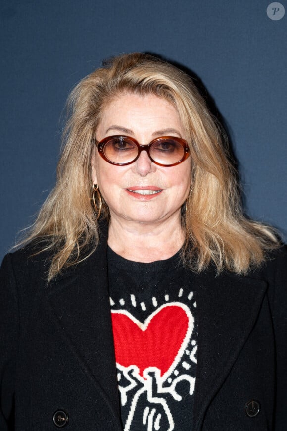 Catherine Deneuve assiste à la première du film 'Le Fil' au cinéma Arlequin le 09 septembre 2024 à Paris, France. Photo par Alexis Jumeau/ABACAPRESS.COM