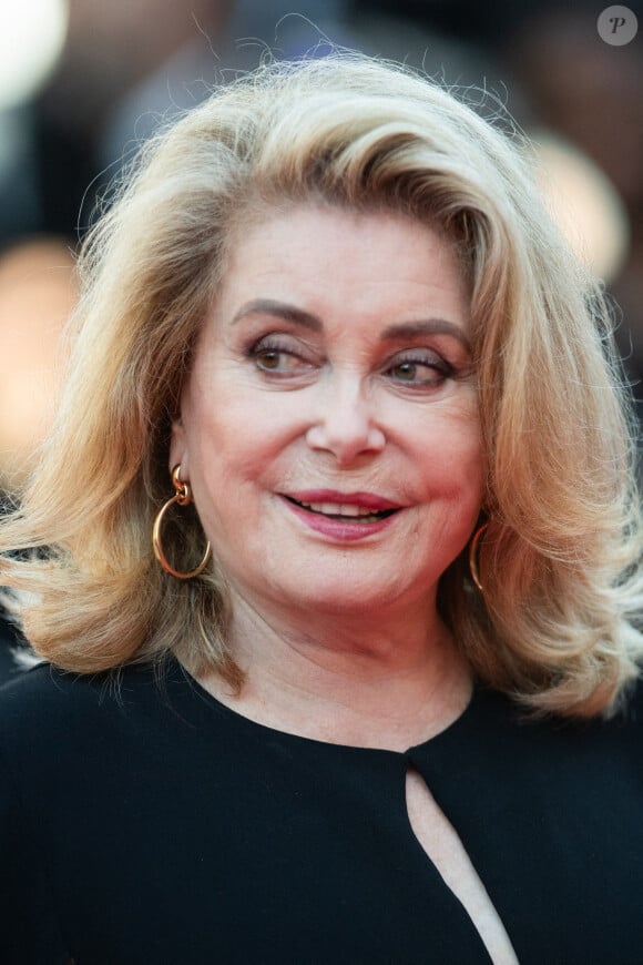 Catherine Deneuve assiste à la première de L'Amour Ouf dans le cadre du 77e Festival international du film de Cannes à Cannes, France, le 23 mai 2024. Photo par Aurore Marechal/ABACAPRESS.COM