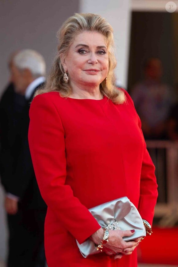 Catherine Deneuve, Lion d'Or d'honneur de la Mostra 2022 - Red Carpet du film White Noise et de la cérémonie d'ouverture lors de la 79ème édition du festival international du film de Venise, la Mostra le 1er septembre 2022. 