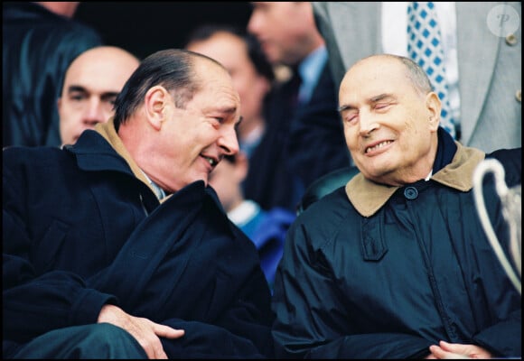 Jacques Chirac et François Mitterrand lors de la finale de la Coupe de France de football PSG / Strasbourg en 1995.