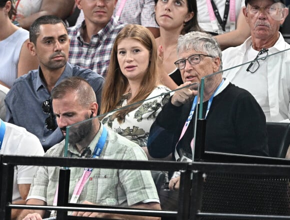 Il a donc décidé de leur donner 10 millions d'euros chacun.
Bill Gates et Jennifer Katharine Gates lors de la finale du concours général féminin de gymnastique artistique le jour 6 des Jeux Olympiques Paris 2024 à Bercy Arena, France. Photo par David Niviere/ABACAPRESS.COM