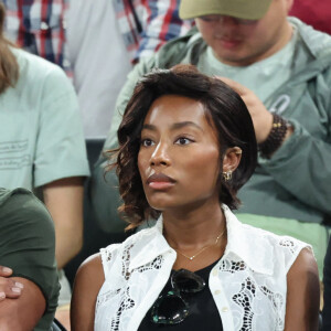 Yannick Noah et sa compagne Malika - Les célébrités en tribunes pendant l'épreuve de basketball de Demi-Finale opposant la France à l'Allemagne lors des Jeux Olympiques de Paris 2024 (JO) à l'Arena Bercy, à Paris, France, le 8 août 2024. © Jacovides-Perusseau/Bestimage