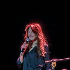 Et de préciser : "L'heure est venue de tourner la page : ma pièce à moi va être rénovée, repeinte, renouvelée".
Carla Bruni en concert.