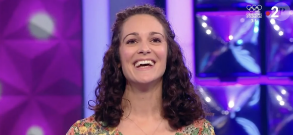 Coline, nouvelle Maestro de "N'oubliez pas les paroles", sur France 2