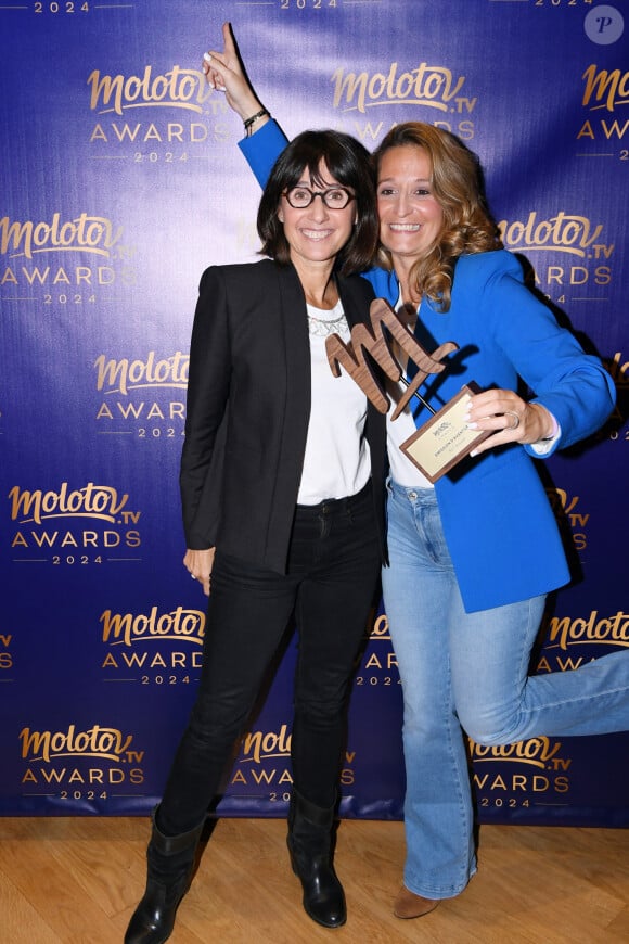 Exclusif - Alexia Laroche-Joubert et Alexandra Redde-Amiel, meilleure émission d'aventure pour Fort Boyard lors de la soirée de remise de prix Molotov TV Awards 2024, première édition, pour récompenser les programmes télés préférés. © Rachid Bellak / Bestimage