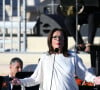 "J'ai eu beaucoup de chance de m'en sortir car c'est un cancer grave. Le docteur a dit que j'étais forte"
Nana Mouskouri chante l'hymne français et grecque lors de la cérémonie de la Flamme Olympique le 26 avril 2024