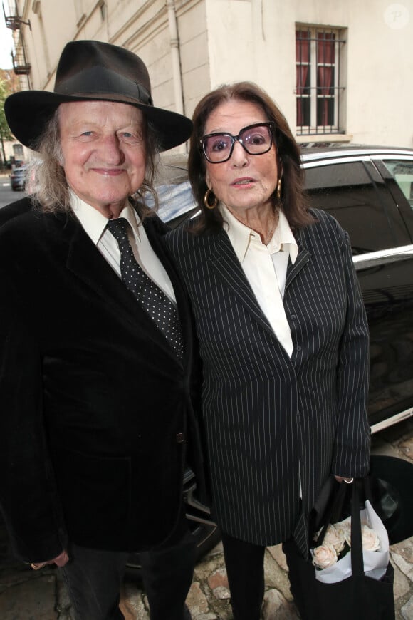 Exclusif - Nana Mouskouri et son mari André Chapelle - N. Mouskouri assiste à la pièce de théâtre "Quand je serai grand, je serai Nana Mouskouri" au studio Hébertot à Paris le 18 Septembre 2023. © Bertrand Rindoff / Bestimage 