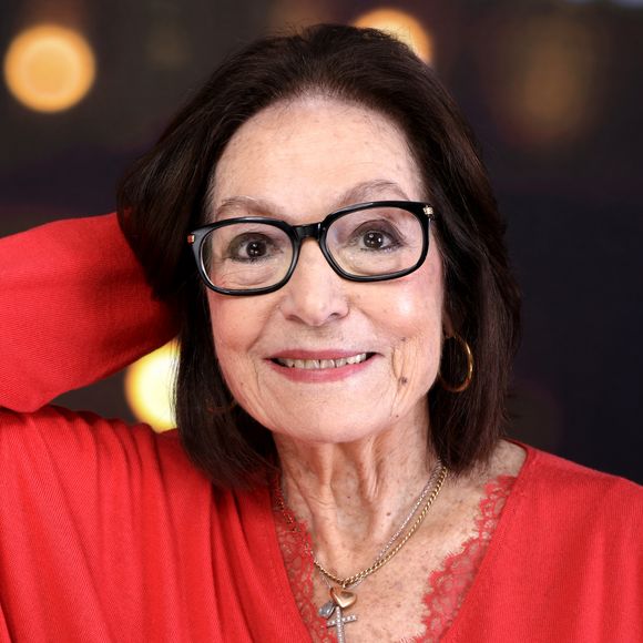 Info - Nana Mouskouri fête ses 90 ans le 13 octobre et veut faire ses adieux à la scène - Portrait de Nana Mouskouri à Paris le 16 novembre 2016.