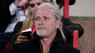 Emmanuel Petit n'a plus vraiment d'espoir : sa fille Zoé a coupé les ponts depuis des années, un ultime message envoyé