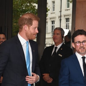 Le prince Harry, duc de Sussex, participe en tant que parrain aux WellChild Awards à Londres, le 30 septembre 2024. Les WellChild Awards récompensent les qualités inspirantes de certains des jeunes gravement malades du pays et le dévouement de ceux qui les maintiennent en bonne santé et heureux, notamment les professionnels de la santé, de l'aide sociale et de l'éducation. Le Prince Harry assiste régulièrement à l'événement annuel organisé par WellChild, l'organisme caritatif national qui fournit un réseau national d'infirmières, des projets de rénovation domiciliaire et des programmes de soutien aux familles.