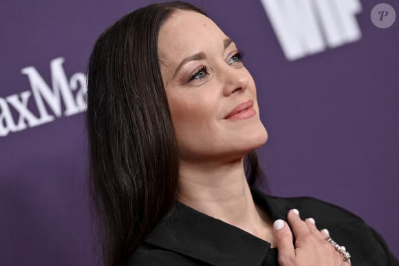 Marion Cotillard au photocall de la soirée Women In Film Annual Gala à l'hôtel Beverly Hilton à Los Angeles le 24 octobre 2024.  