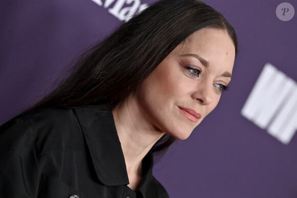 Marion Cotillard au photocall de la soirée Women In Film Annual Gala à l'hôtel Beverly Hilton à Los Angeles le 24 octobre 2024.