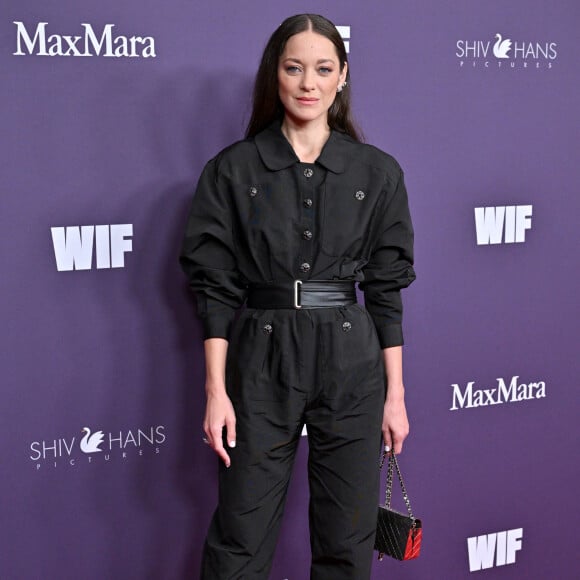 Nouveau tapis rouge pour l'actrice
Marion Cotillard au photocall de l'événement Women in Film pour le prix Max Mara Face of the Future à l'hôtel Beverly Hilton à Los Angeles le 24 octobre 2024.