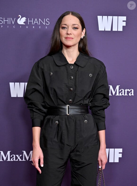 Marion Cotillard au photocall de la soirée Women In Film Annual Gala à l'hôtel Beverly Hilton à Los Angeles le 24 octobre 2024.  