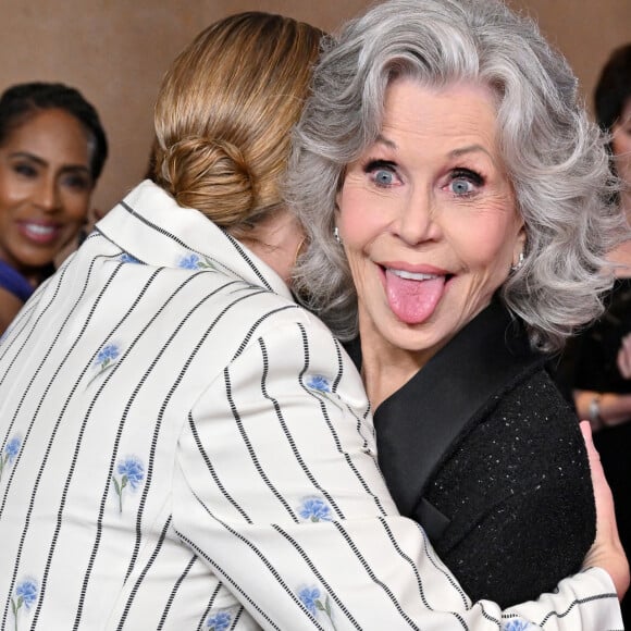 Entourée de Jane Fonda et Kate Winslet
Kate Winslet et Jane Fonda au photocall de l'événement Women in Film pour le prix Max Mara Face of the Future à l'hôtel Beverly Hilton à Los Angeles le 24 octobre 2024.