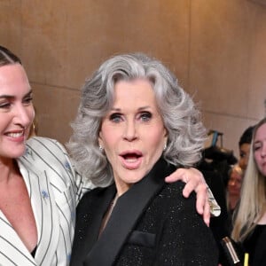 Kate Winslet et Jane Fonda au photocall de l'événement Women in Film pour le prix Max Mara Face of the Future à l'hôtel Beverly Hilton à Los Angeles le 24 octobre 2024.