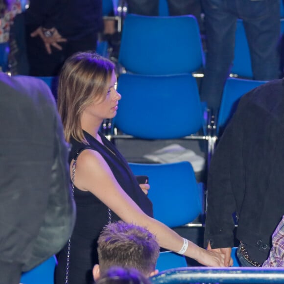 Maxim Nucci (Yodelice) et sa compagne enceinte Isabelle Ithurburu - Maxim Nucci (Yodelice) et sa compagne enceinte Isabelle Ithurburu assistent au match de boxe de Tony Yoka au palais des sports de Paris, le 23 juin 2018 © Veeren-CVS/Bestimage