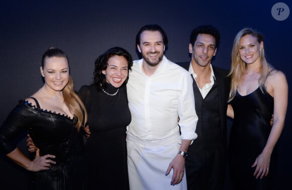 Caroline Gaspard (créatrice de la Maison Akillis), Tomer Sisley, sa femme Sandra, le chef Cyril Lignac, Bar Refaeli - Soirée du 10ème anniversaire du joaillier Akillis au Palais de Chaillot à Paris le 10 avril 2018. © Rachid Bellak / Bestimage