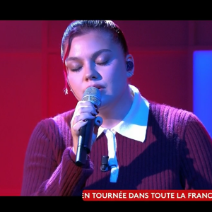 Louane chante avec son compagnon Florian Rossi dans "C à Vous".