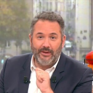 Bruce Toussaint a provoqué un malaise sur le plateau de "Bonjour !" après s'être adressé à Gilbert Montagné
Bruce Toussaint sur le plateau de "Bonjour !"