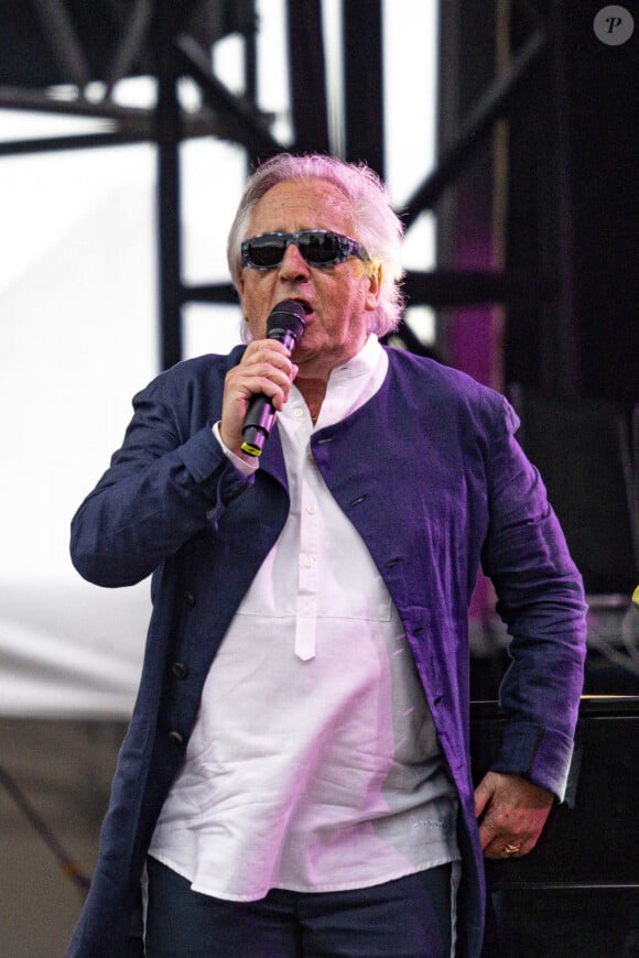 Gilbert Montagné en concert au festival du Printemps de Pérouges au Château de Saint-Maurice-de-Rémens (01) le 30/06/24.