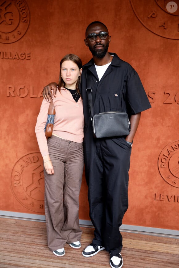 Gina Jimenez et Thomas Ngijol au village (jour 10) lors des Internationaux de France de Tennis de Roland Garros 2022 à Paris, France, le 31 mai 2022. © Dominique Jacovides/Bestimage 