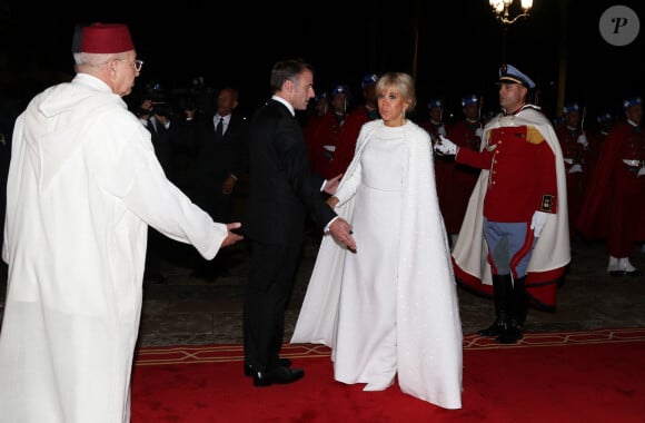 Organisé en l'honneur du couple présidentiel venu au Maroc quelques jours
Emmanuel et Brigitte Macron - Dîner d'Etat offert par sa Majesté le roi Mohammed VI du Maroc en l'honneur du Président de la République Emmanuel Macron et de la première dame Brigitte Macron au Palais Royal de Rabat au Maroc le 29 Octobre 2024. © Dominique Jacovides/Bestimage 