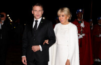 Brigitte Macron au Maroc : Un look immaculé en cape brodée, Rachida Dati divine en caftan soyeux et coloré au dîner d'Etat