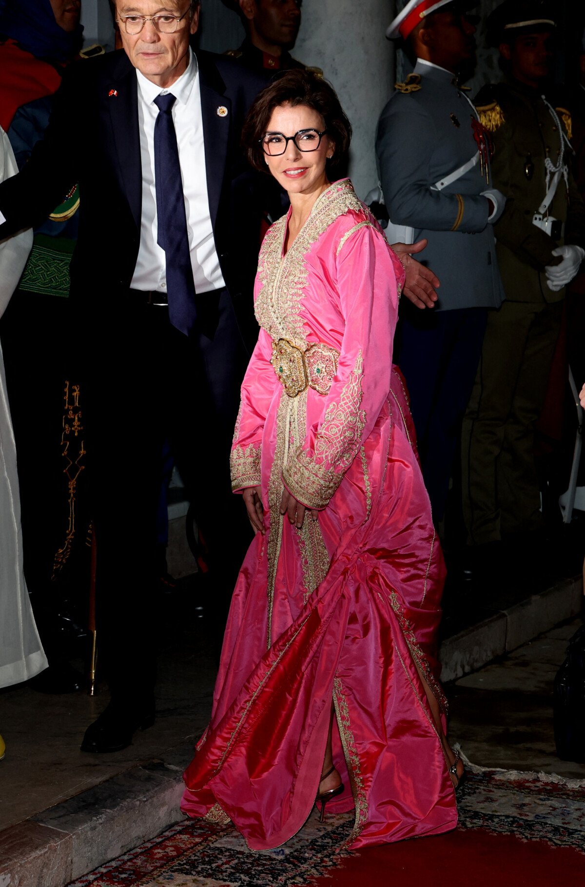 Photo Ainsi que Rachida Dati dans un sublime caftan rose et soyeux