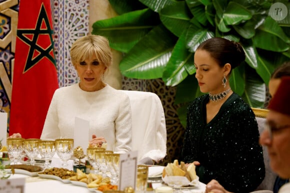 Brigitte Macron lors du banquet d'Etat organisé par le roi Mohammed VI en leur honneur à Rabat au Maroc, le 29 octobre 2024 © Ludovic Marin/Pool/Bestimage