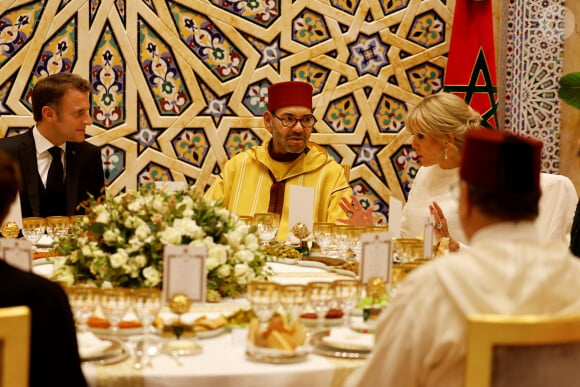 Brigitte Macron et Emmanuel Macron lors du banquet d'Etat organisé par le roi Mohammed VI en leur honneur à Rabat au Maroc, le 29 octobre 2024 © Ludovic Marin/Pool/Bestimage