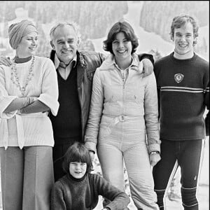 La princesse Grace de Monaco, le prince Rainier, Caroline Stéphanie et Albert de Monaco à Gstaad