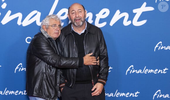 Michel Boujenah et Kad Merad - Avant-première du film "Finalement" de C. Lelouch qui fête son 87ème anniversaire au Grand Rex à Paris le 30 octobre 2024. © Pierre Perusseau/Bestimage