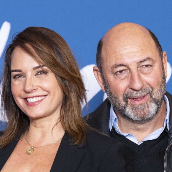 Julia Vignali et son mari Kad Merad - Avant-première du film "Finalement" de C. Lelouch qui fête son 87ème anniversaire au Grand Rex à Paris le 30 octobre 2024. © Pierre Perusseau/Bestimage 