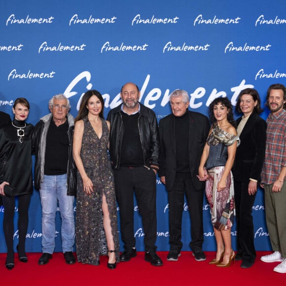 Victor Hadida, Raphaël Mezrahi, Françoise Gillard, Michel Boujenah, Elsa Zylberstein, Kad Merad, Claude Lelouch, Barbara Pravi, Marianne Denicourt, guest, Ibrahim Maalouf, Didier Barbelivien, Laurent Dassault - Avant-première du film "Finalement" de C. Lelouch qui fête son 87ème anniversaire au Grand Rex à Paris le 30 octobre 2024. © Pierre Perusseau/Bestimage 