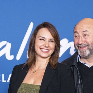 Julia Vignali et son mari Kad Merad - Avant-première du film "Finalement" de C. Lelouch qui fête son 87ème anniversaire au Grand Rex à Paris le 30 octobre 2024. © Pierre Perusseau/Bestimage 